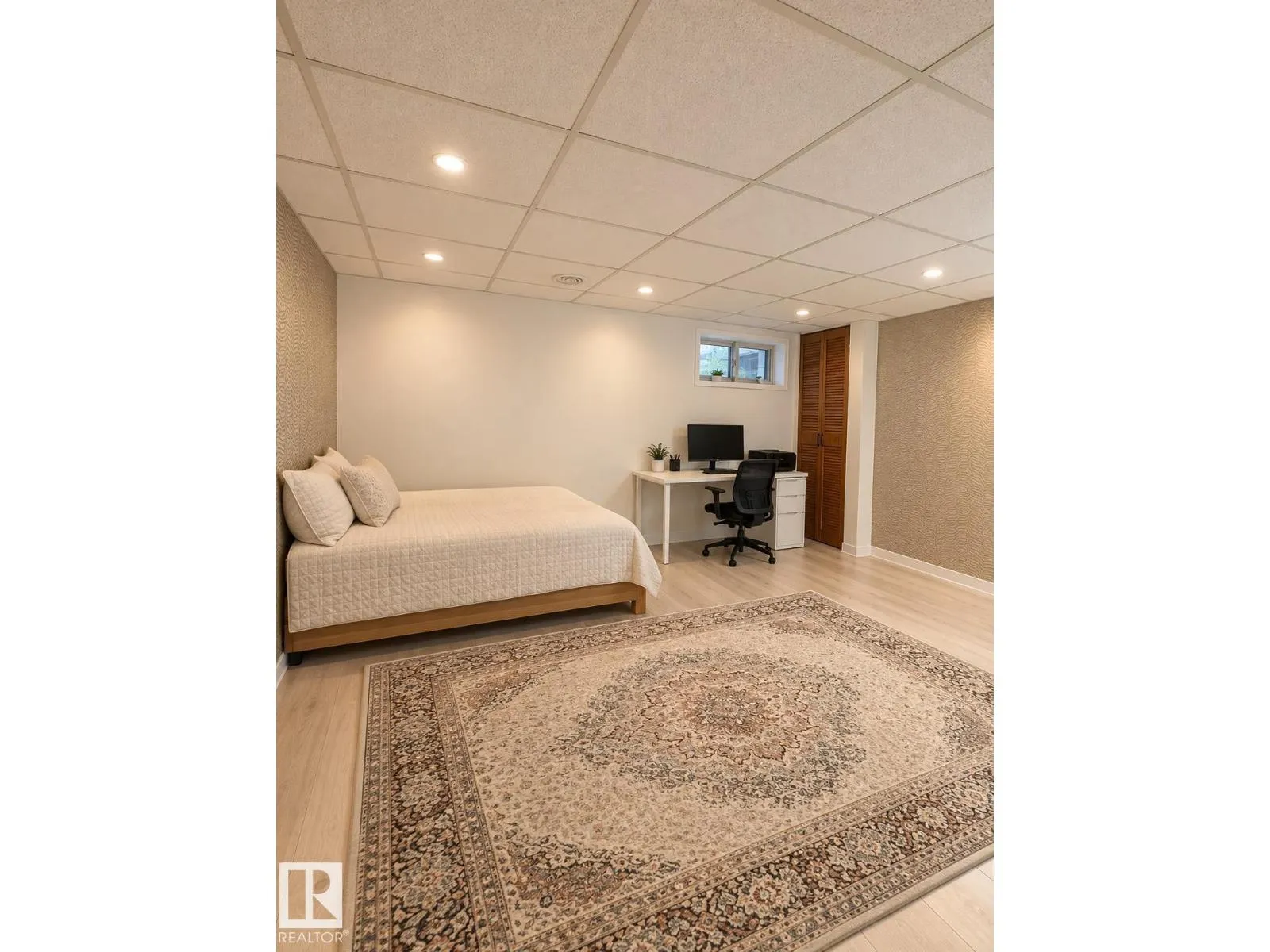 12034 25 Ave NW