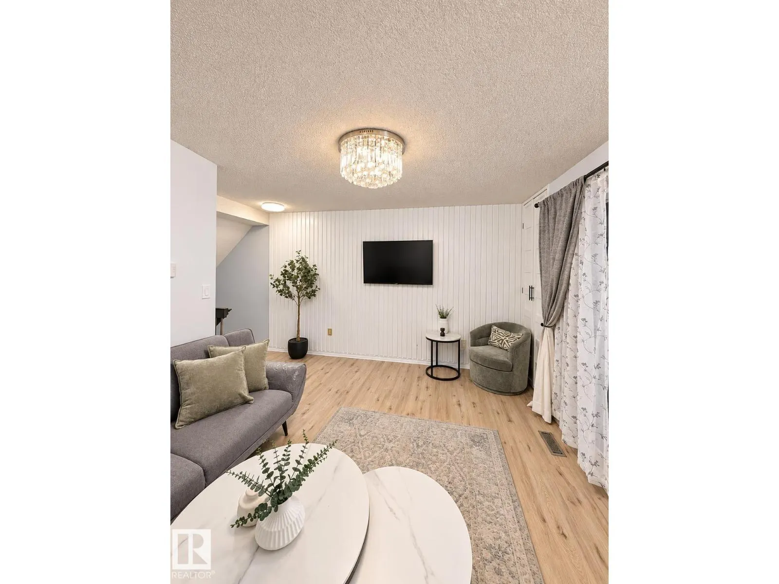 12034 25 Ave NW