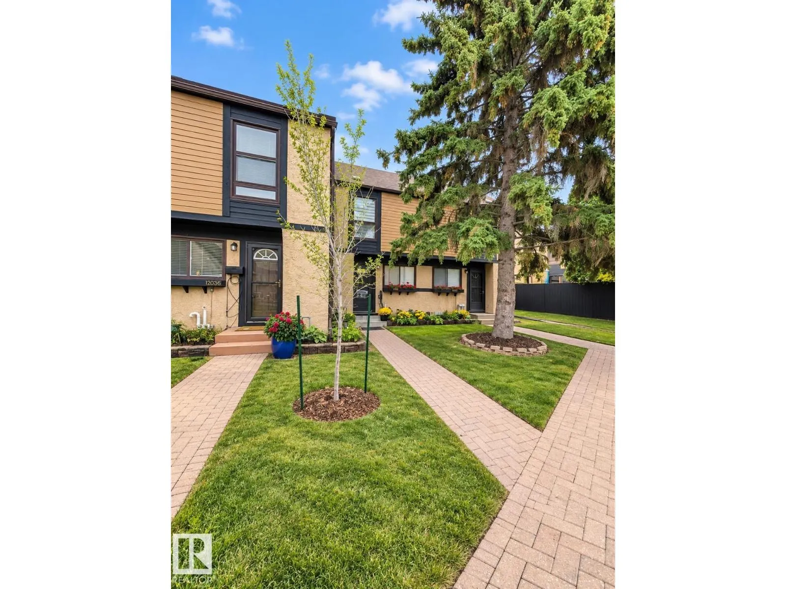 12034 25 Ave NW