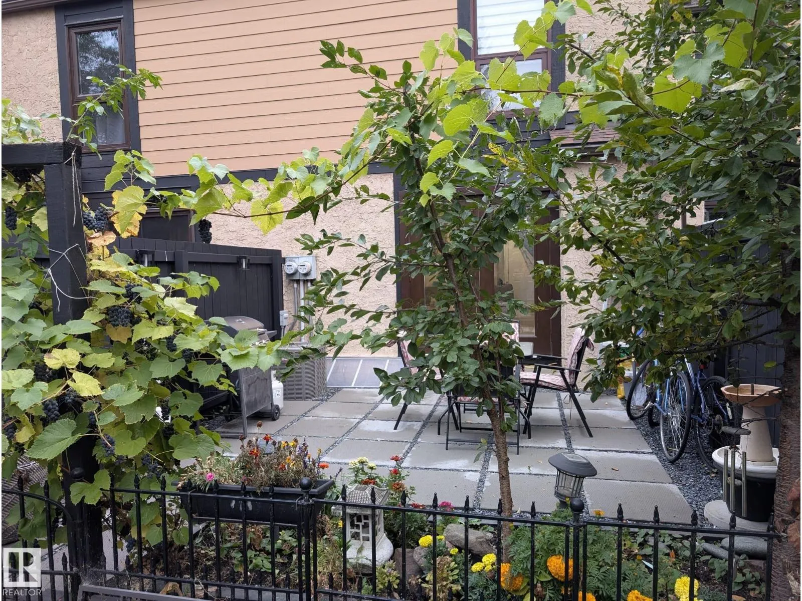 12034 25 Ave NW