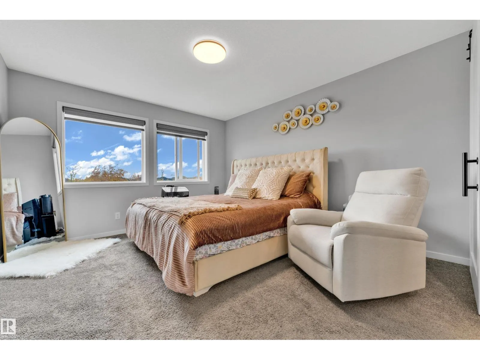 6364 174 AV NW