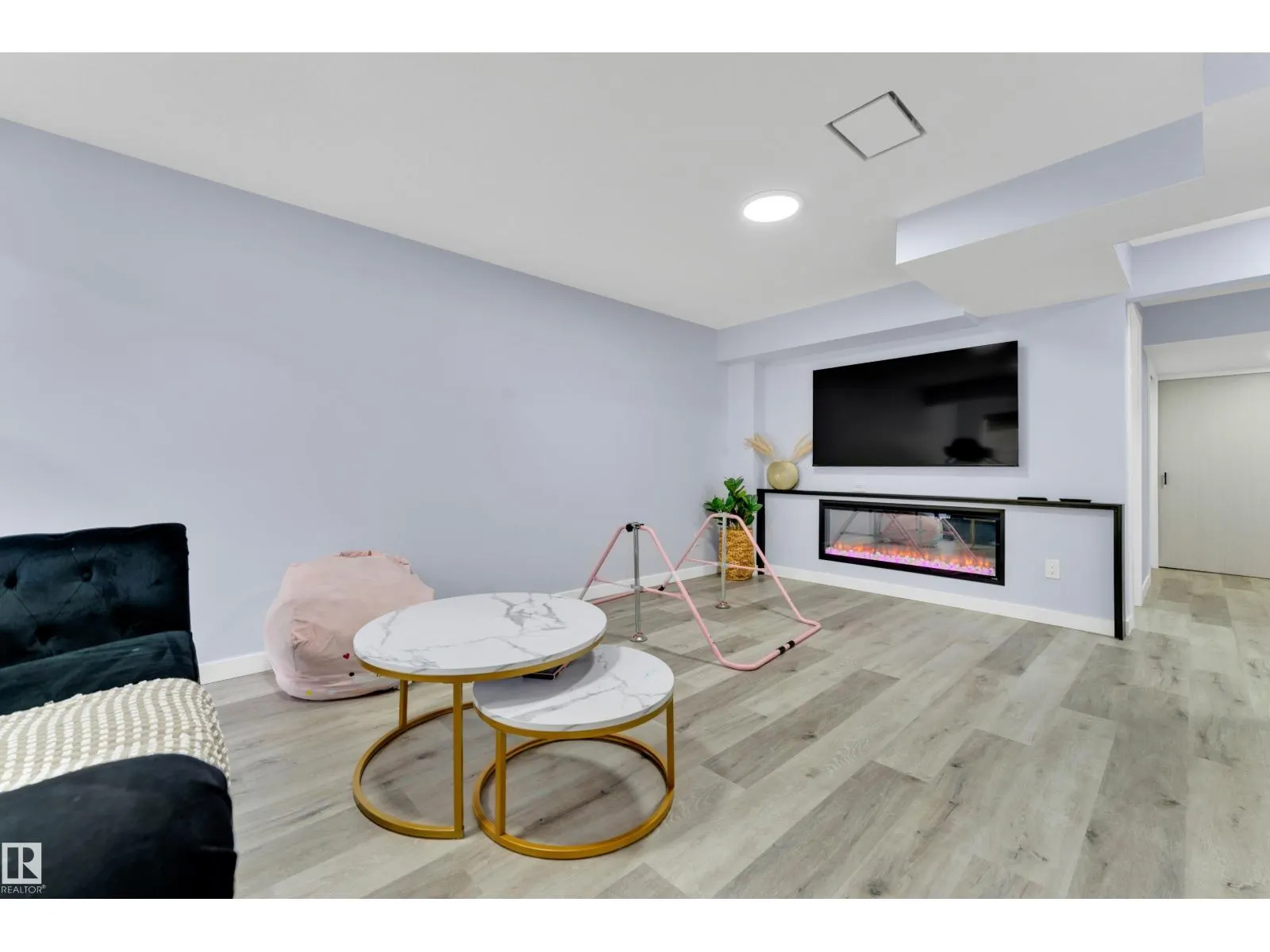 6364 174 AV NW