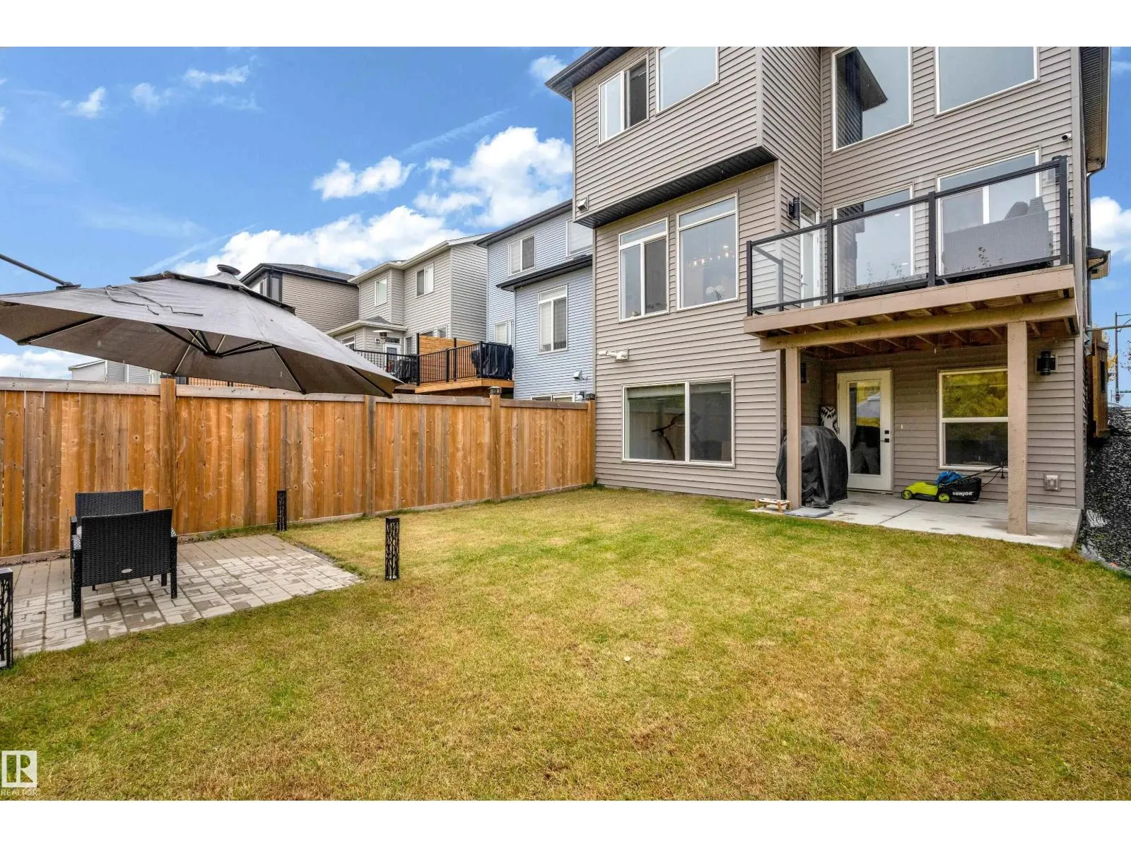 6364 174 AV NW