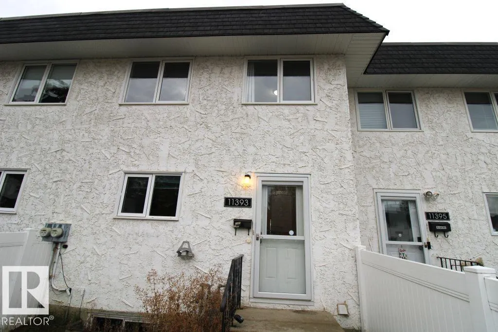 11393 22 AV NW