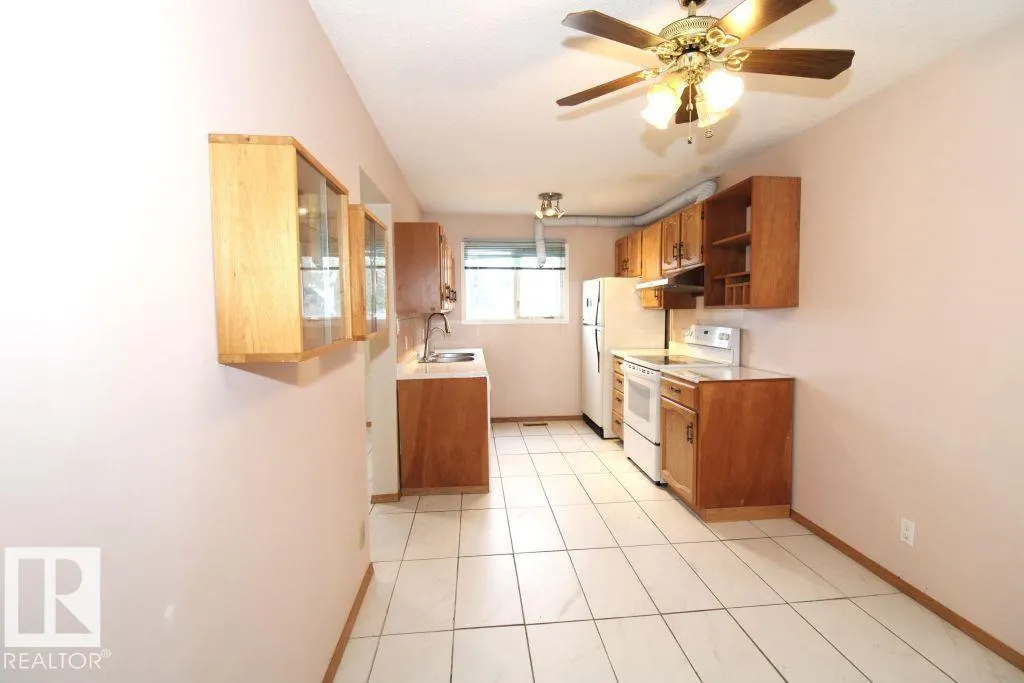 11393 22 AV NW