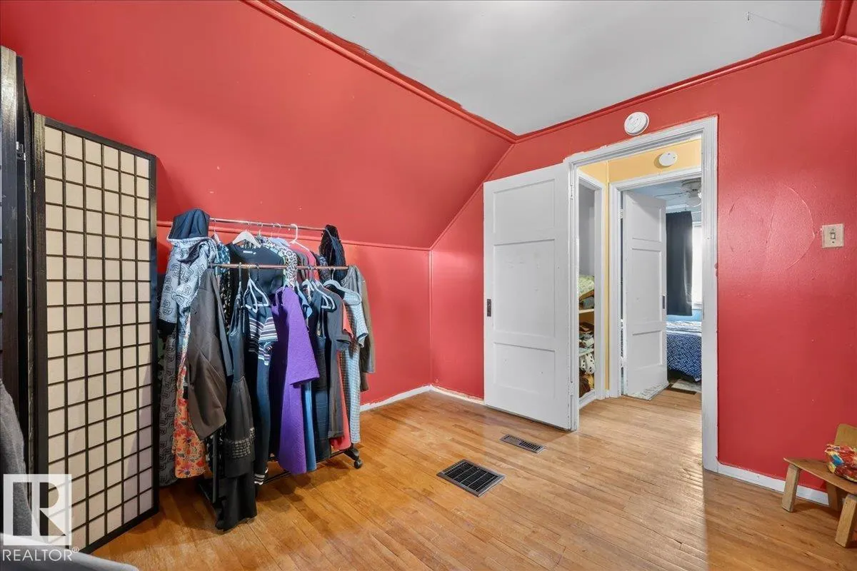 12331 107 ST NW