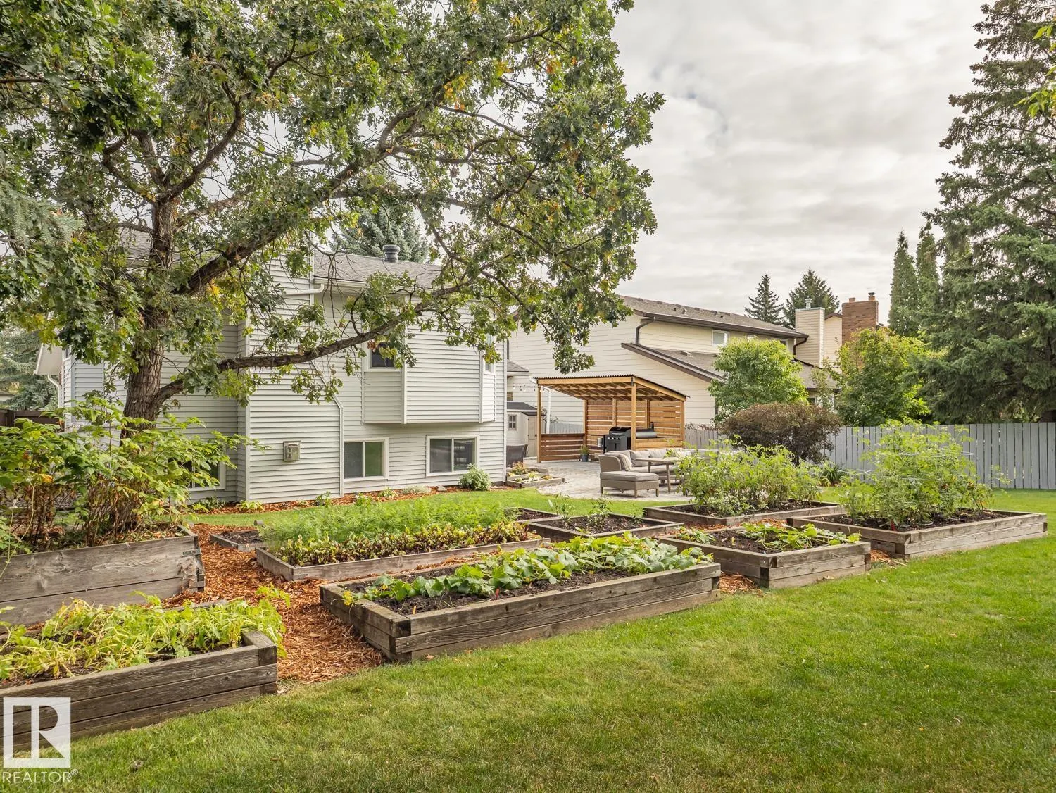 14725 46 AV NW
