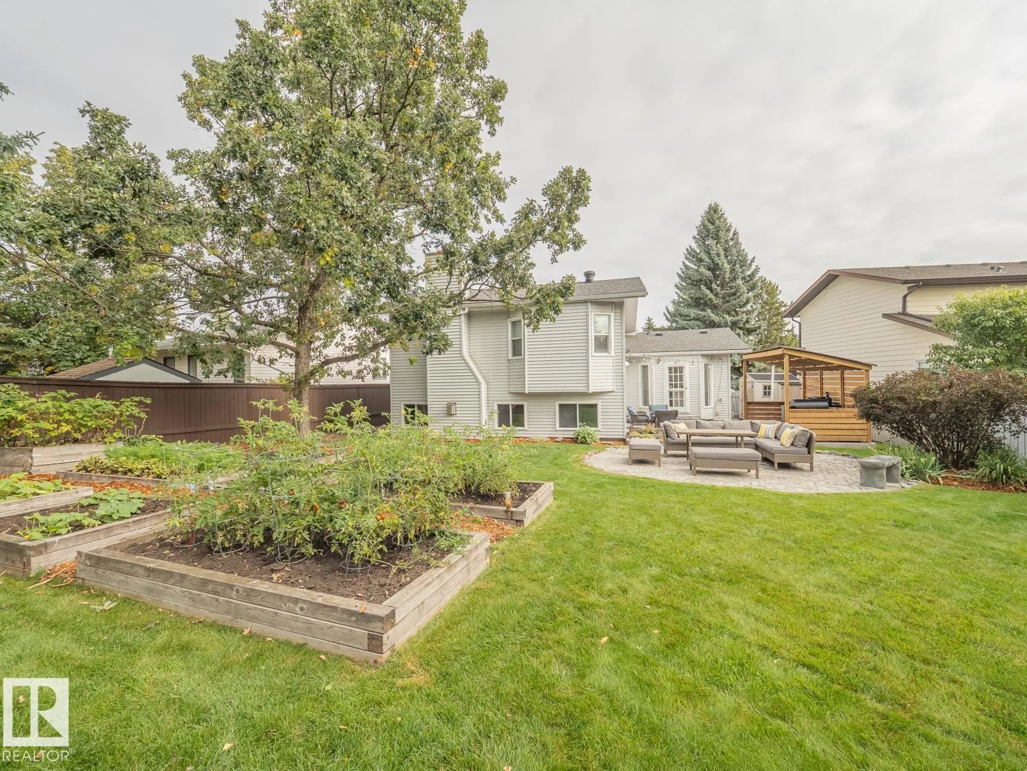 14725 46 AV NW