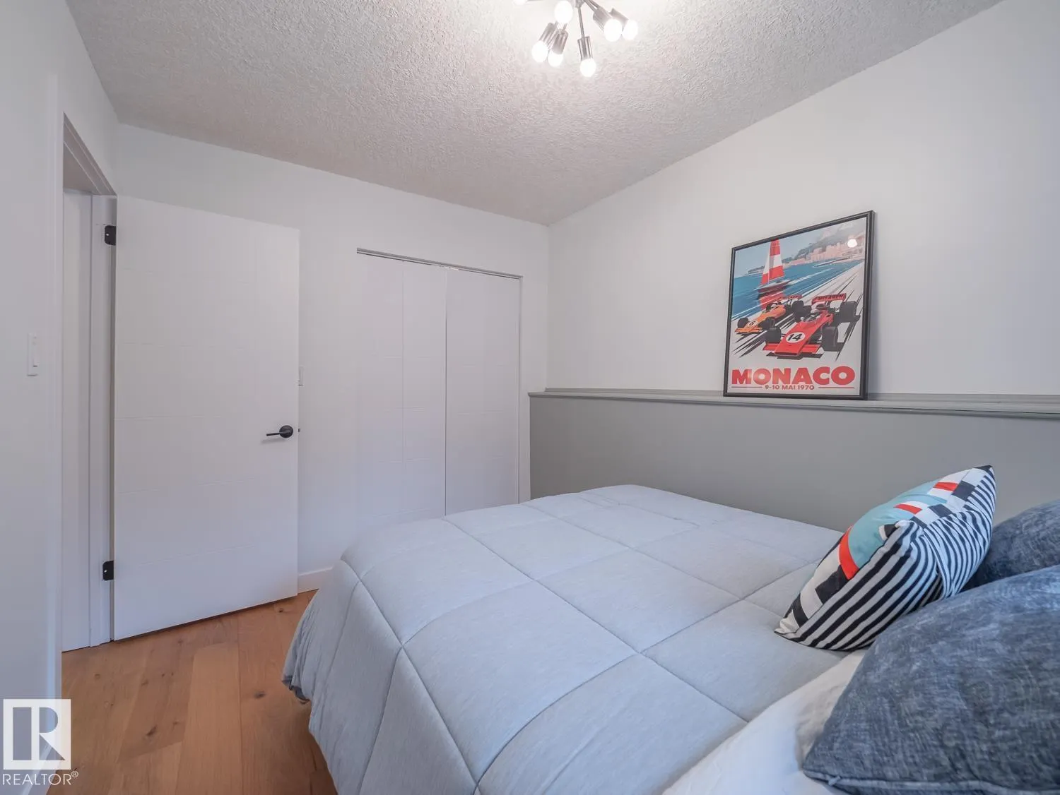 14725 46 AV NW