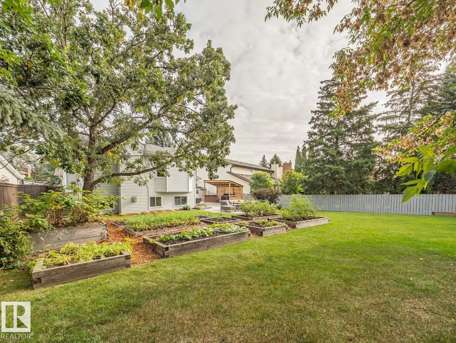 14725 46 AV NW