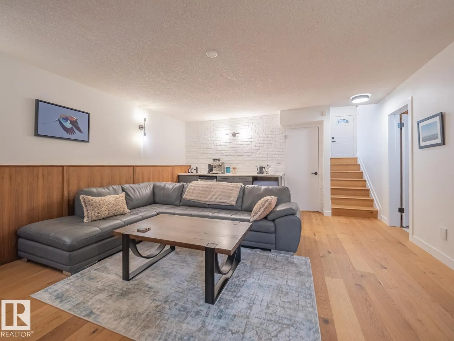 14725 46 AV NW
