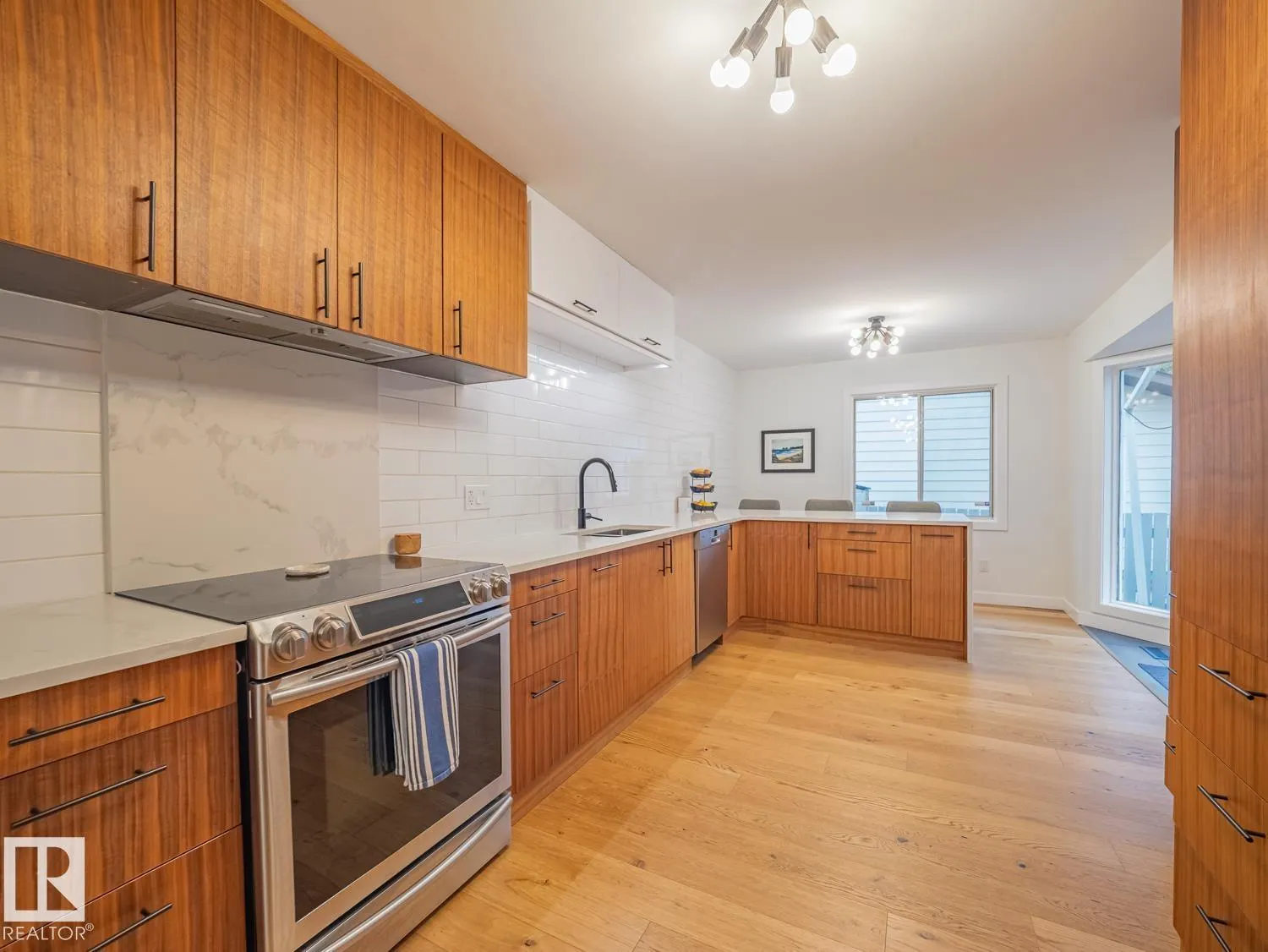 14725 46 AV NW