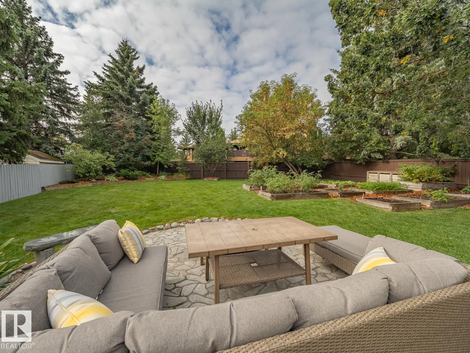 14725 46 AV NW