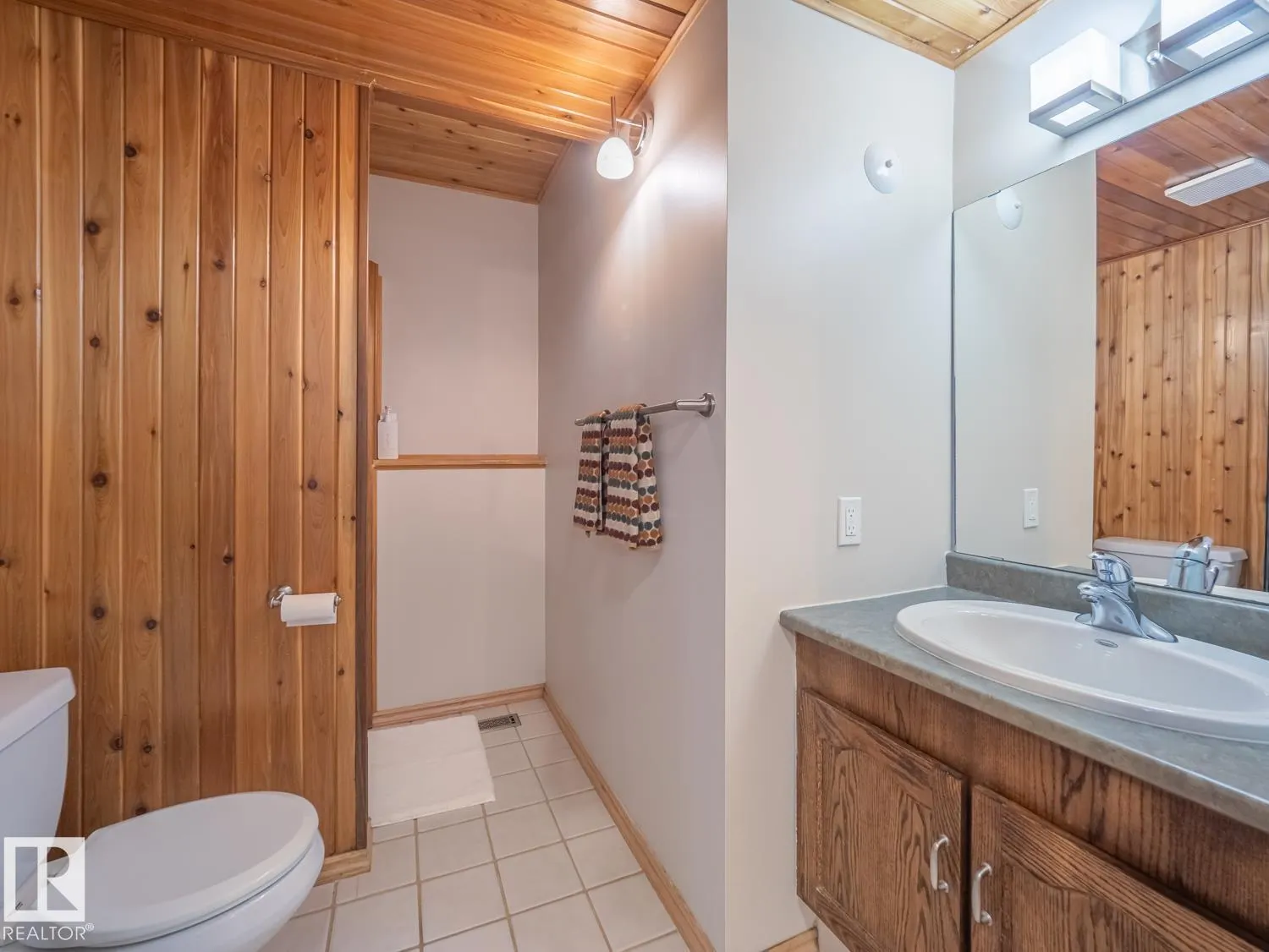 14725 46 AV NW