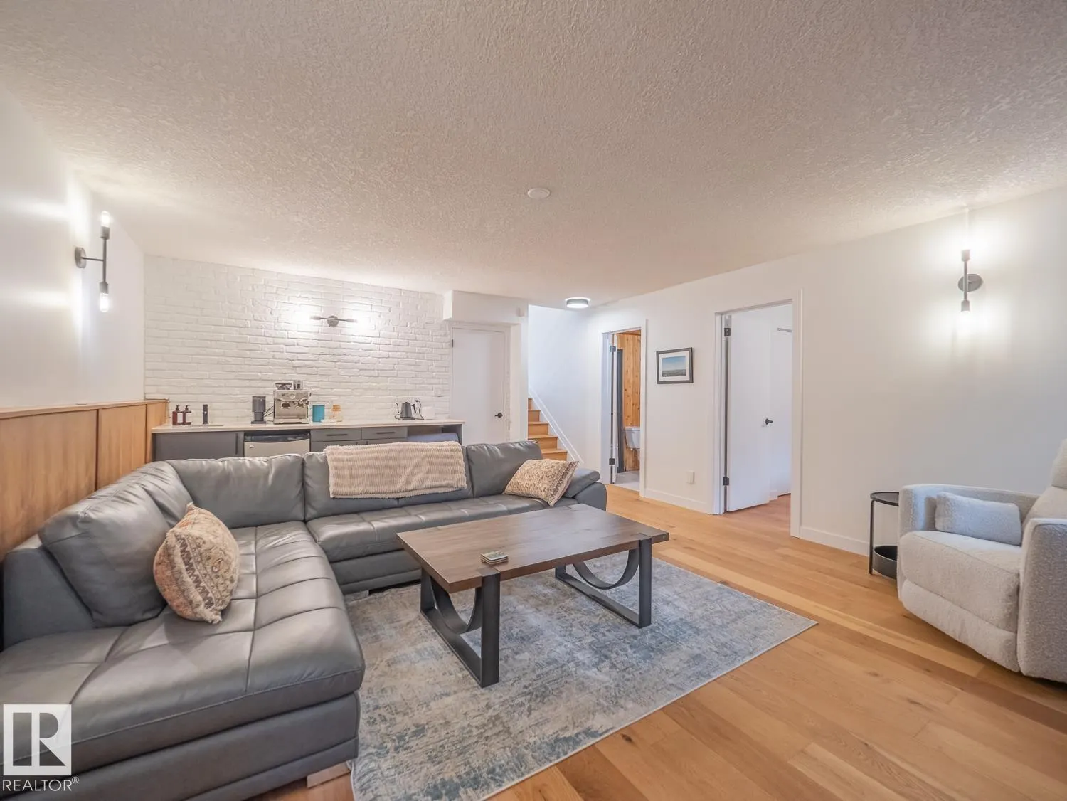 14725 46 AV NW