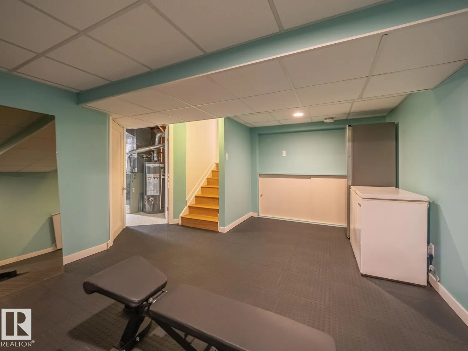 14725 46 AV NW