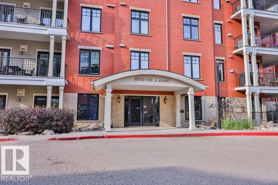 #209 9819 96A ST NW
