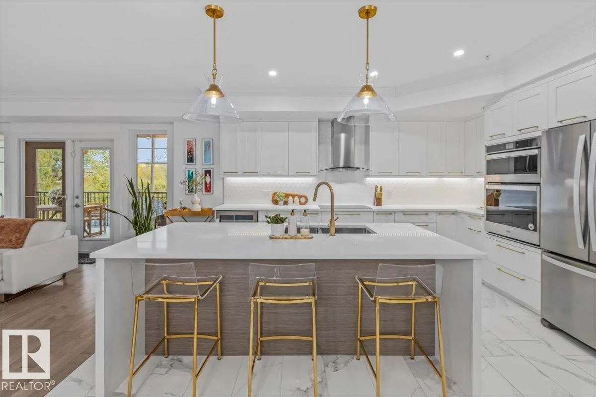 #209 9819 96A ST NW