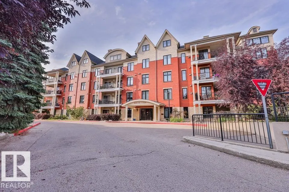 #209 9819 96A ST NW