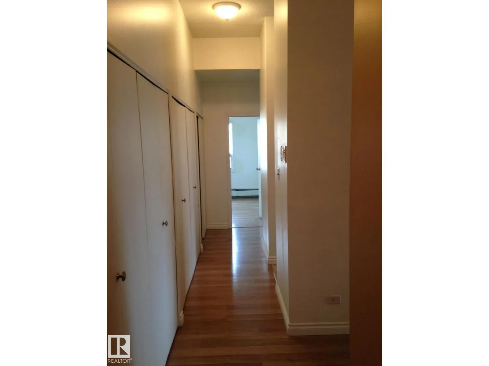 #102 10140 120 ST NW
