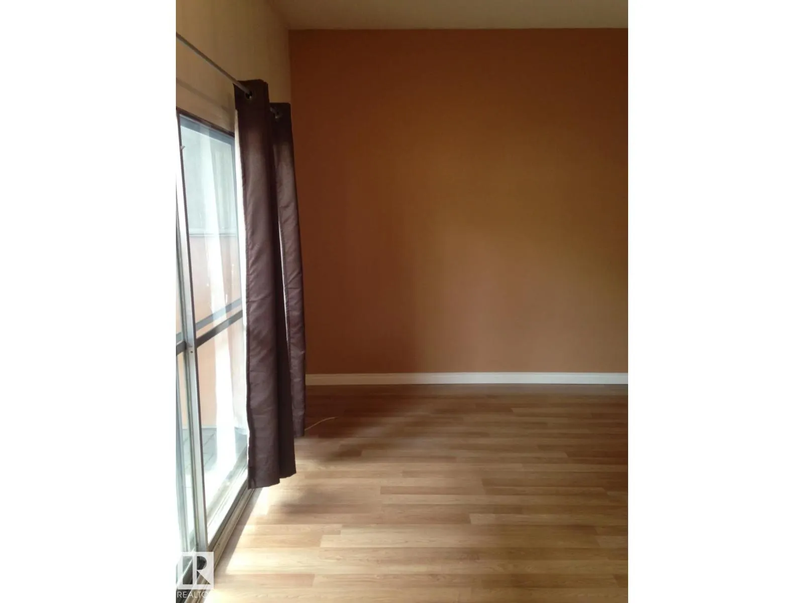 #102 10140 120 ST NW