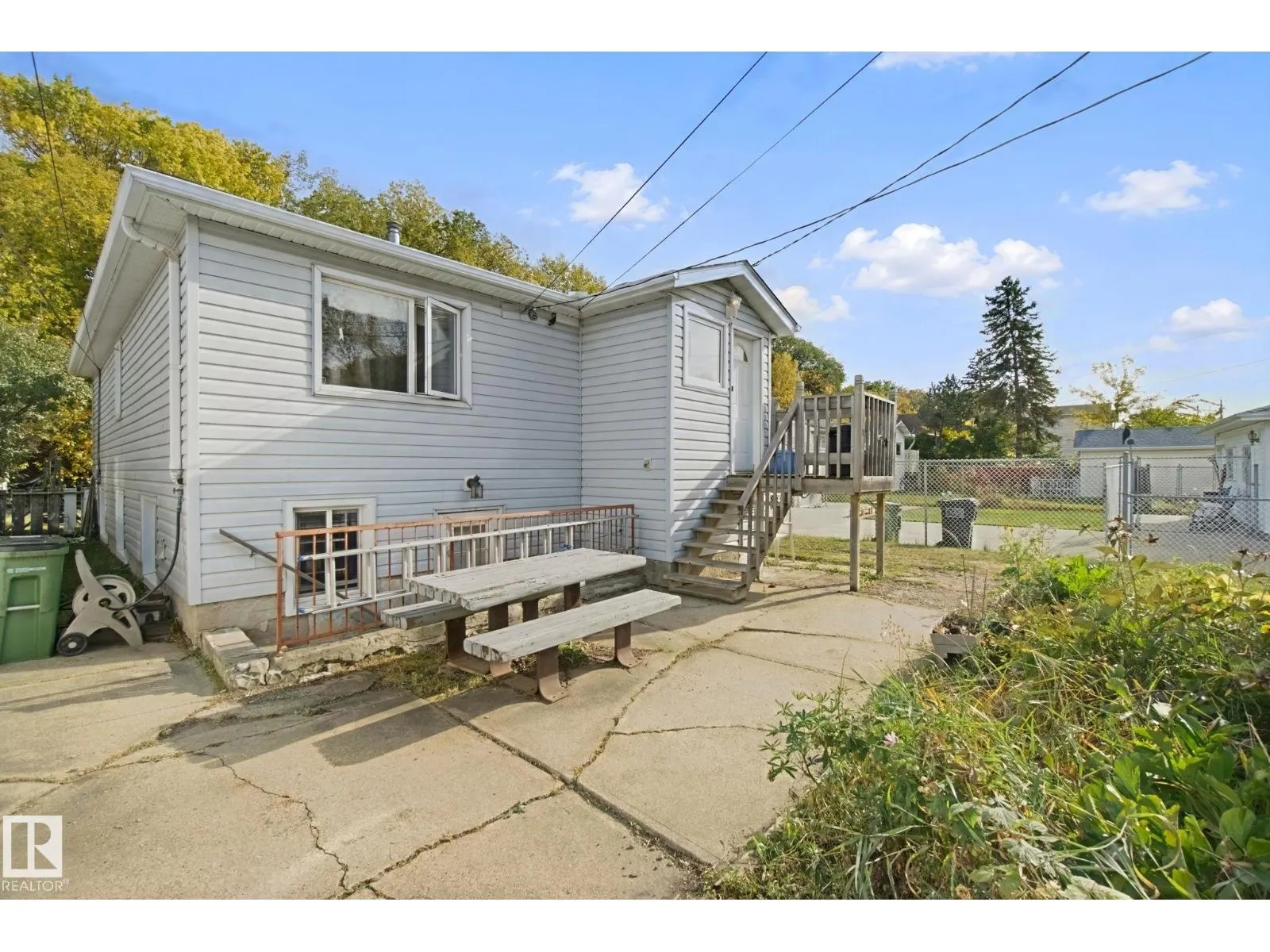 11946 70 ST NW