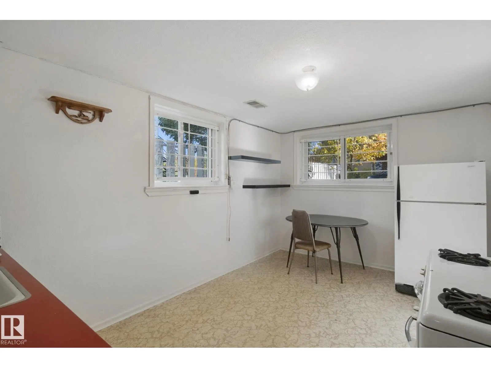 11946 70 ST NW