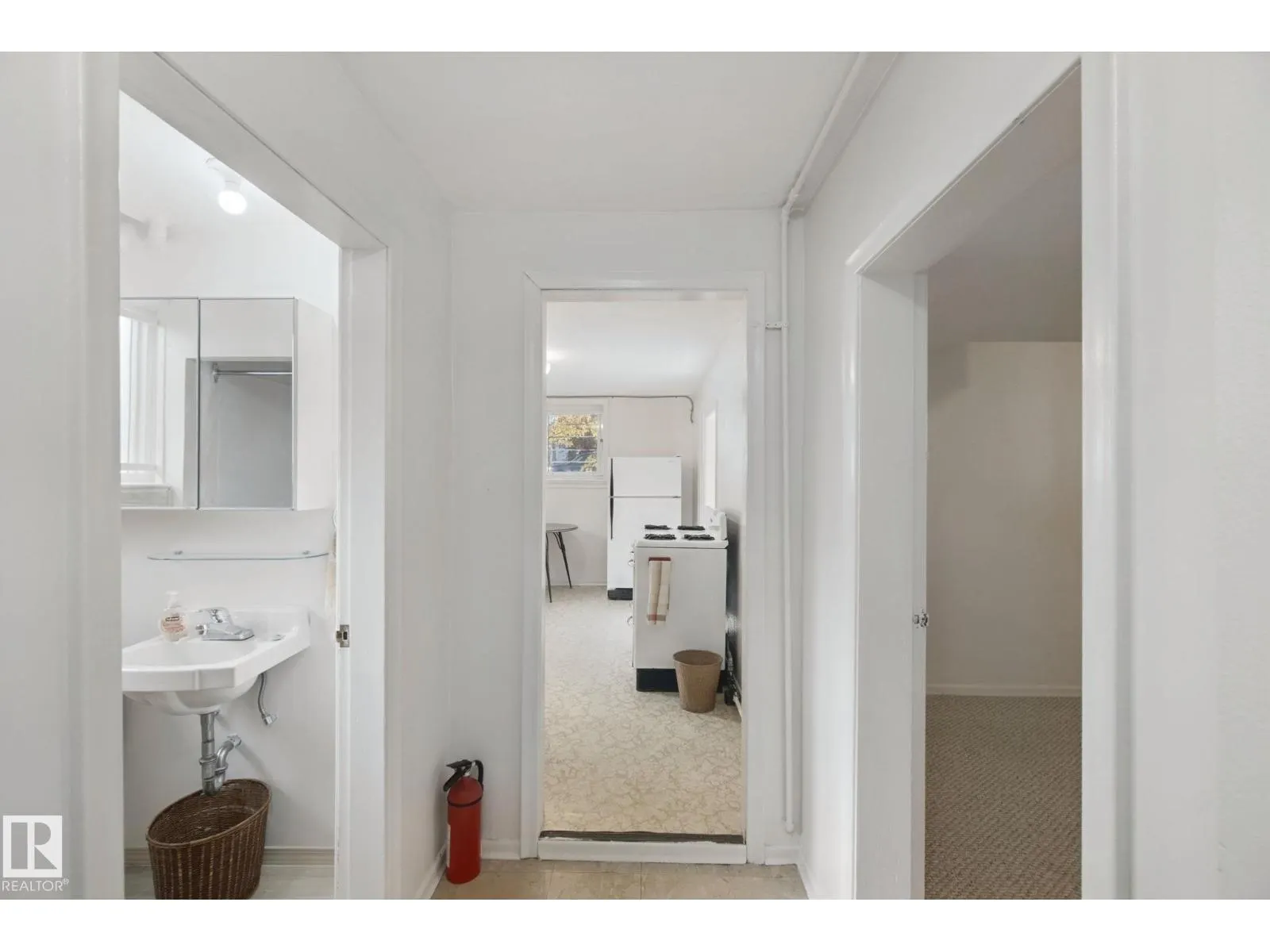 11946 70 ST NW