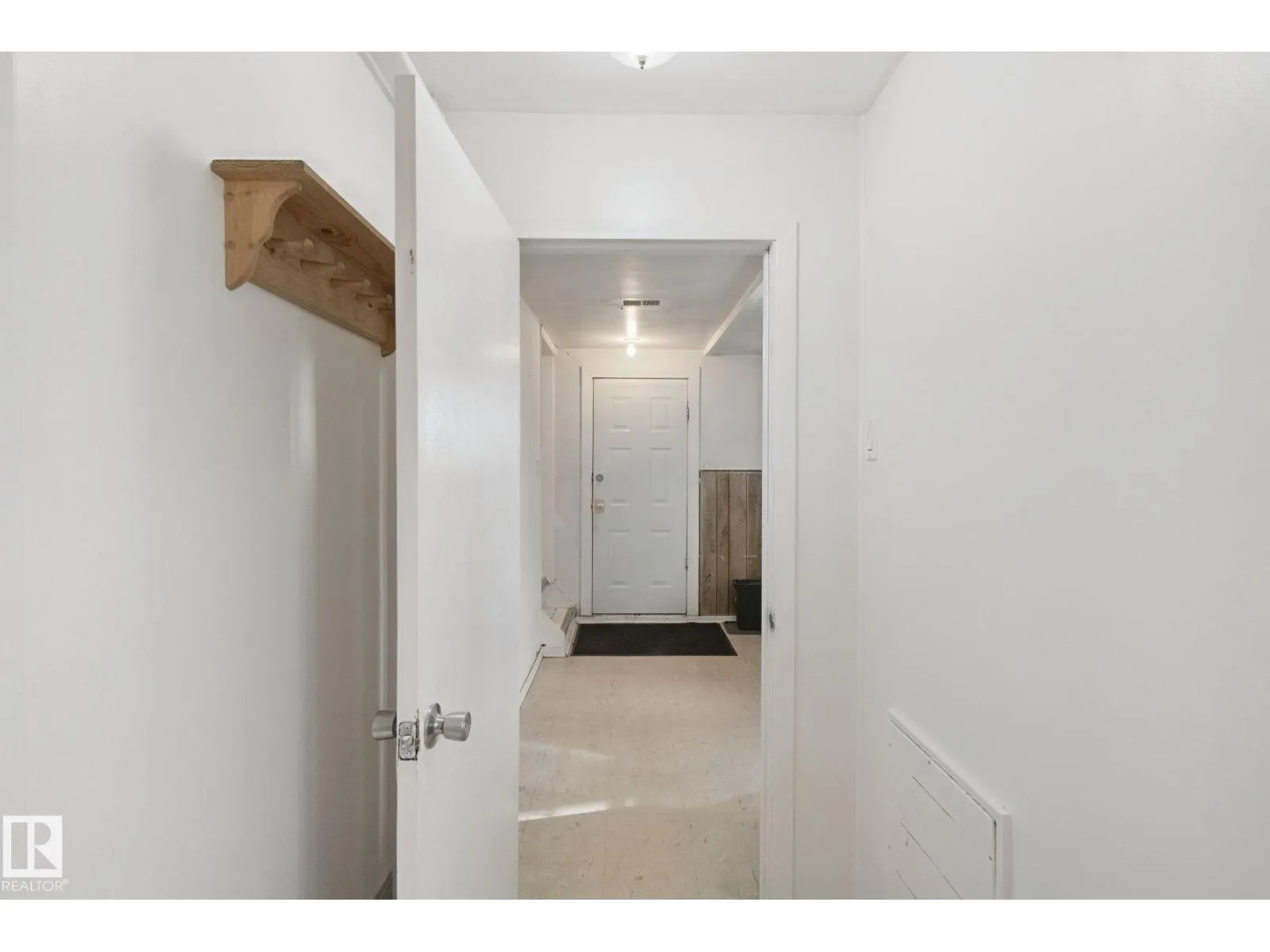11946 70 ST NW