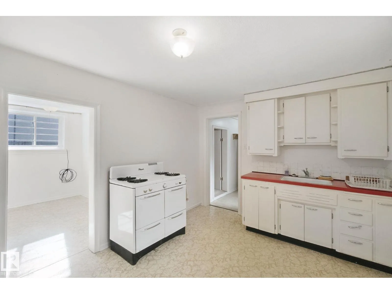 11946 70 ST NW