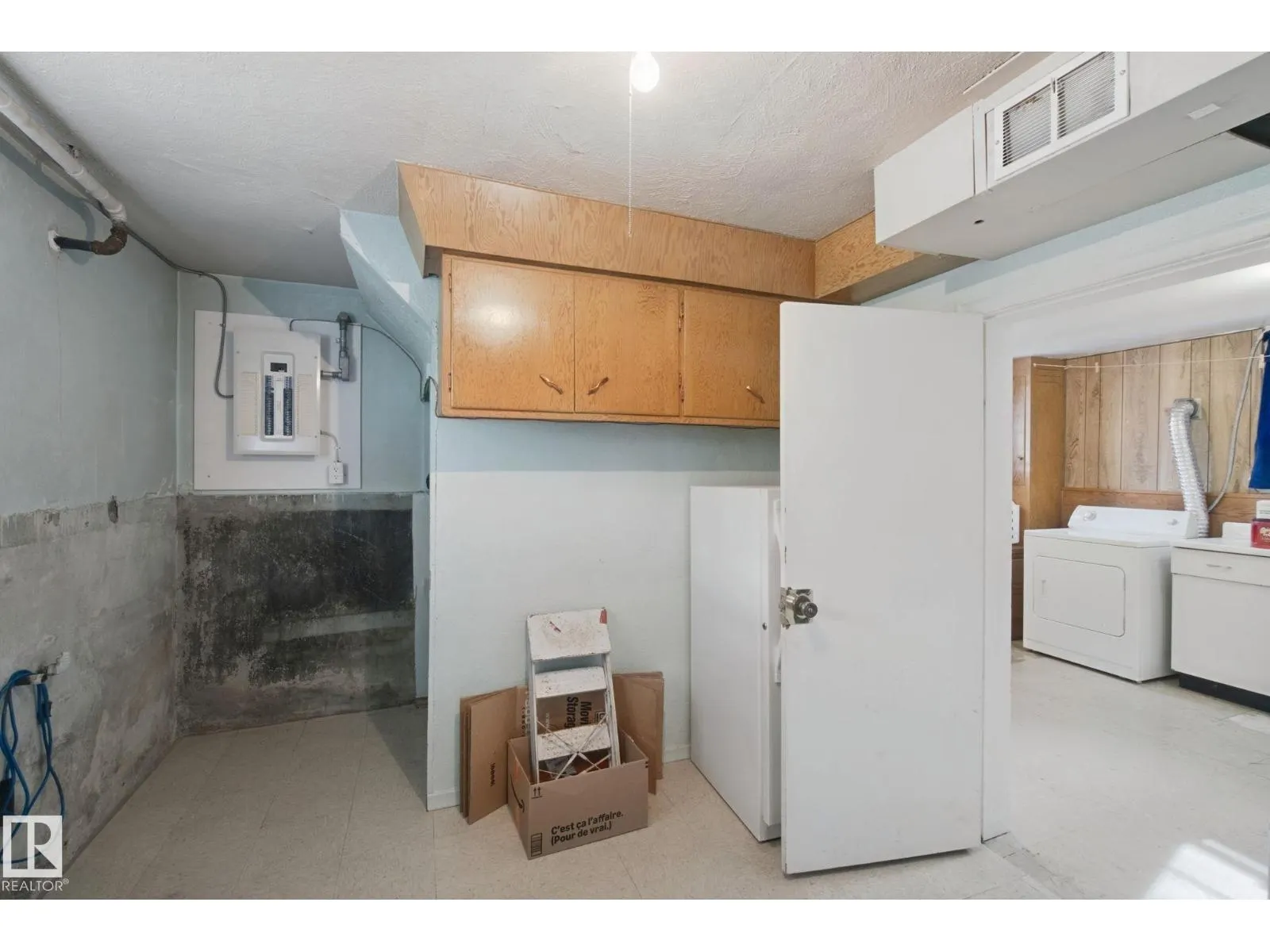 11946 70 ST NW