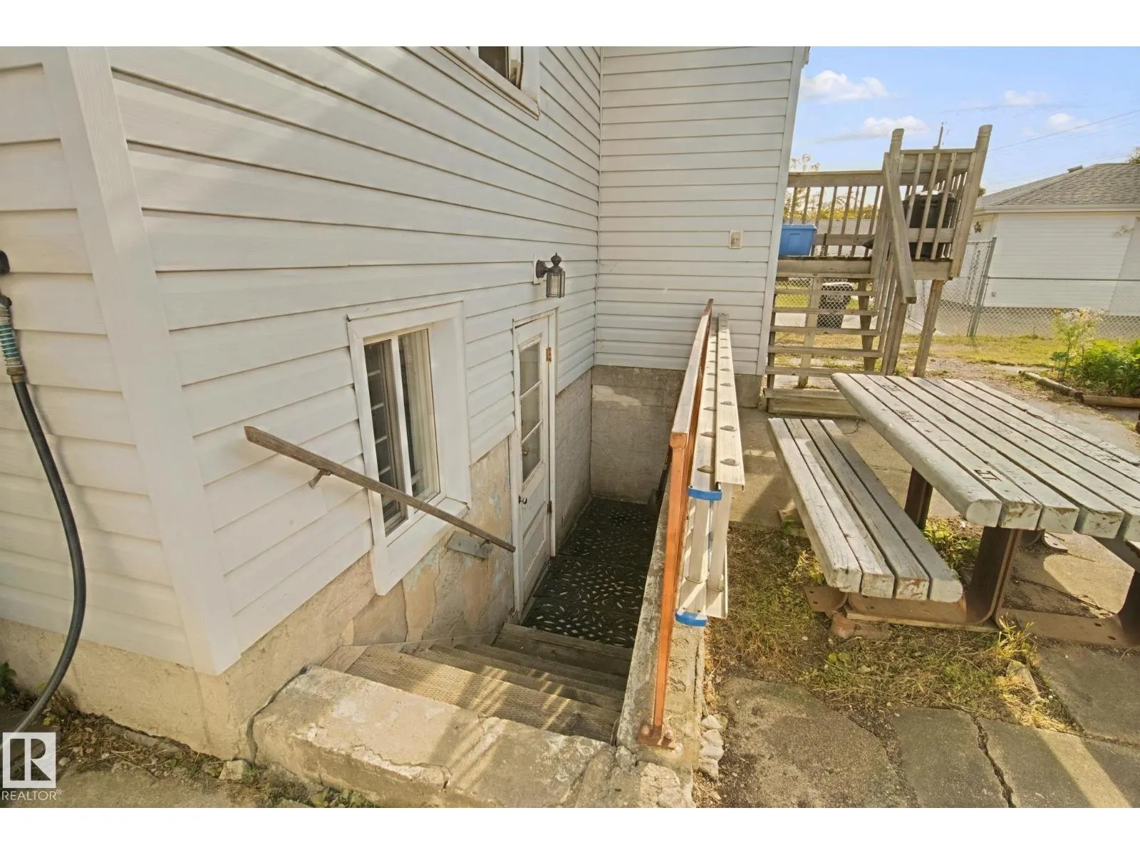 11946 70 ST NW