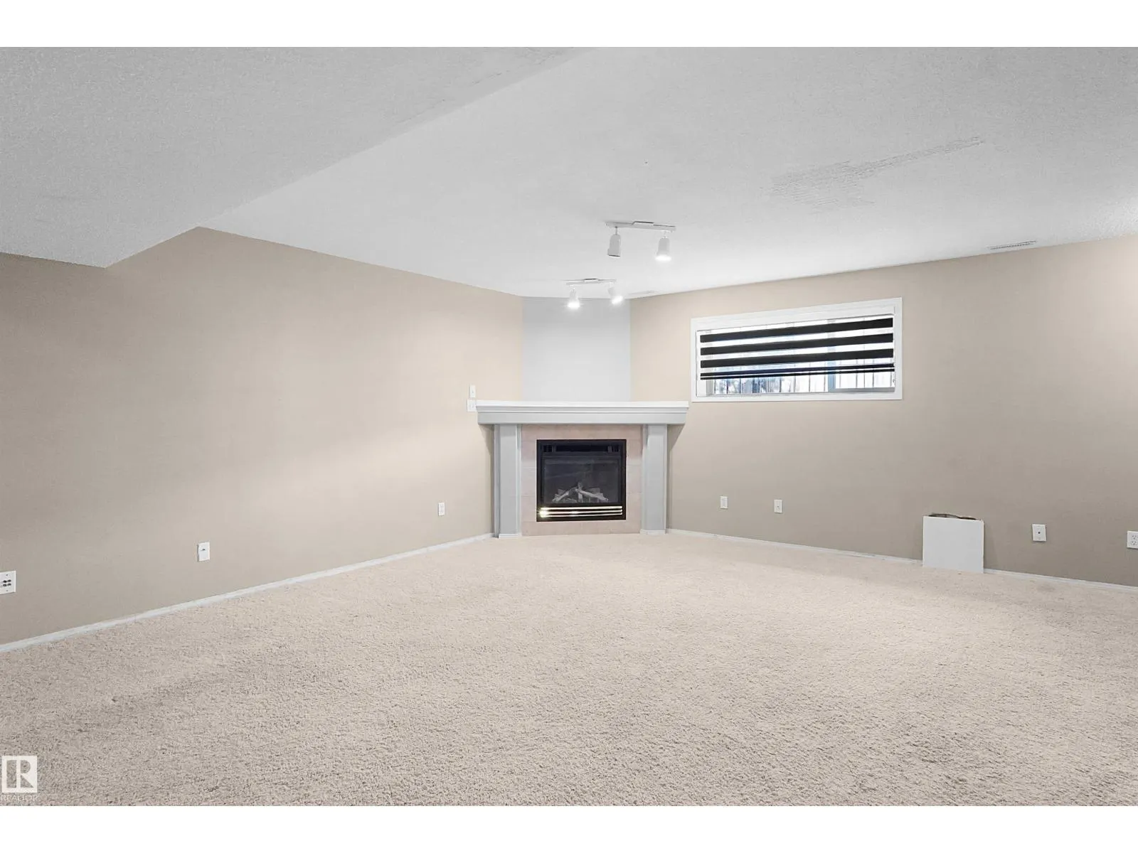 16112 92 ST NW