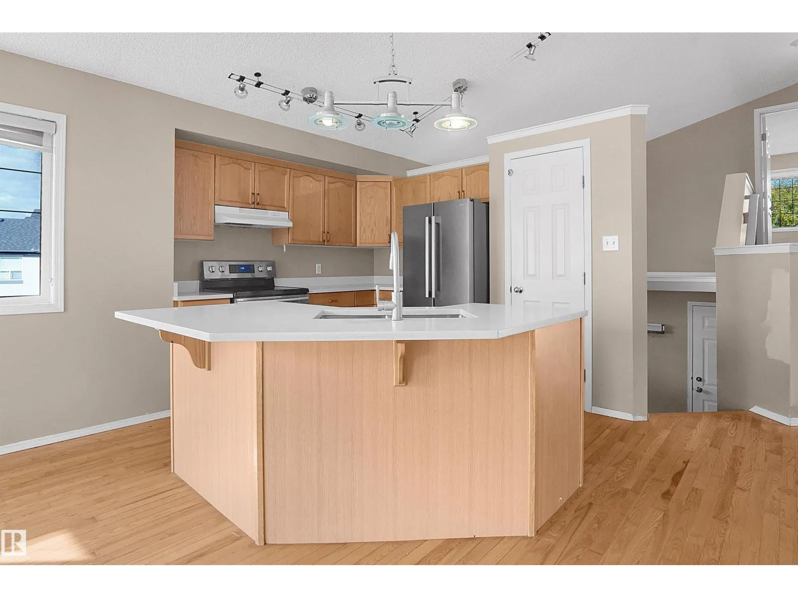 16112 92 ST NW