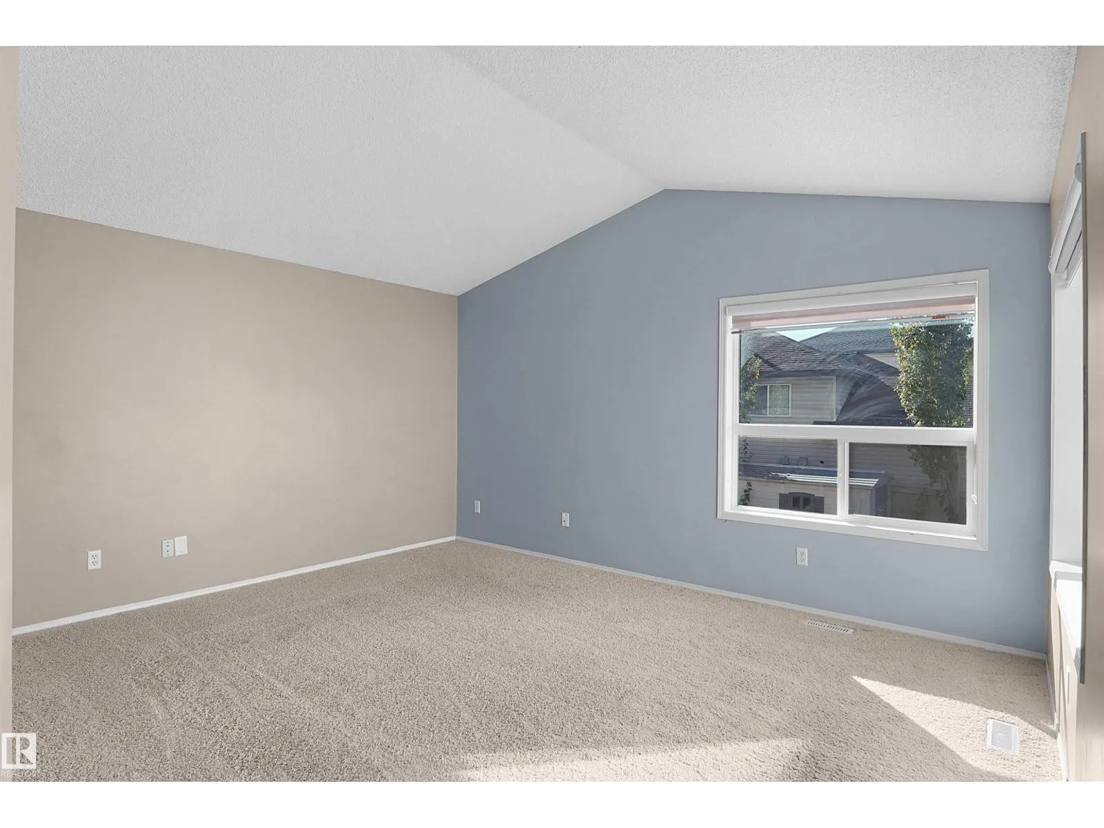 16112 92 ST NW