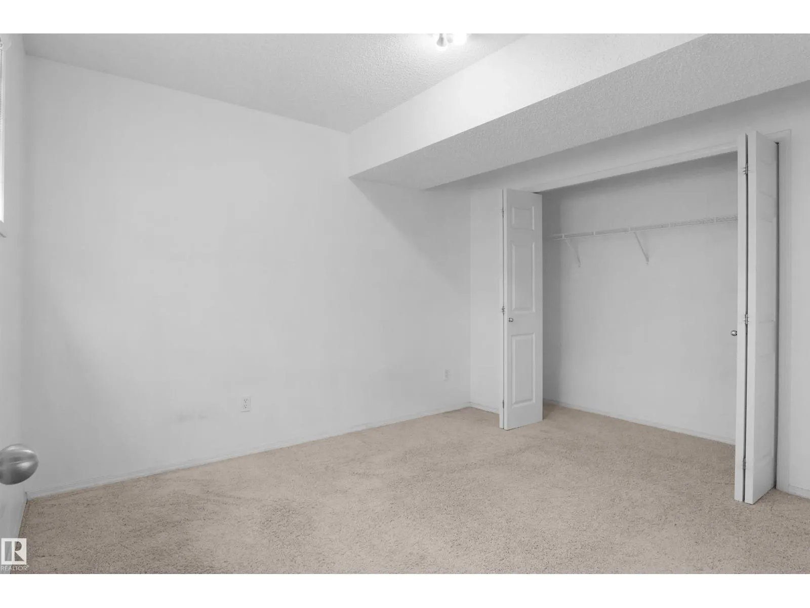 16112 92 ST NW