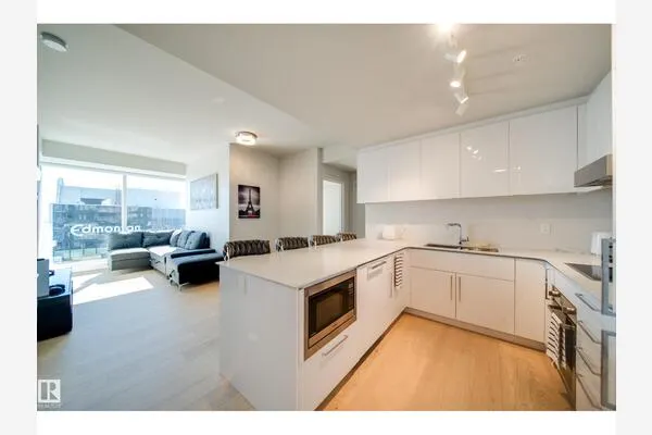 #3505 10360 102 ST NW