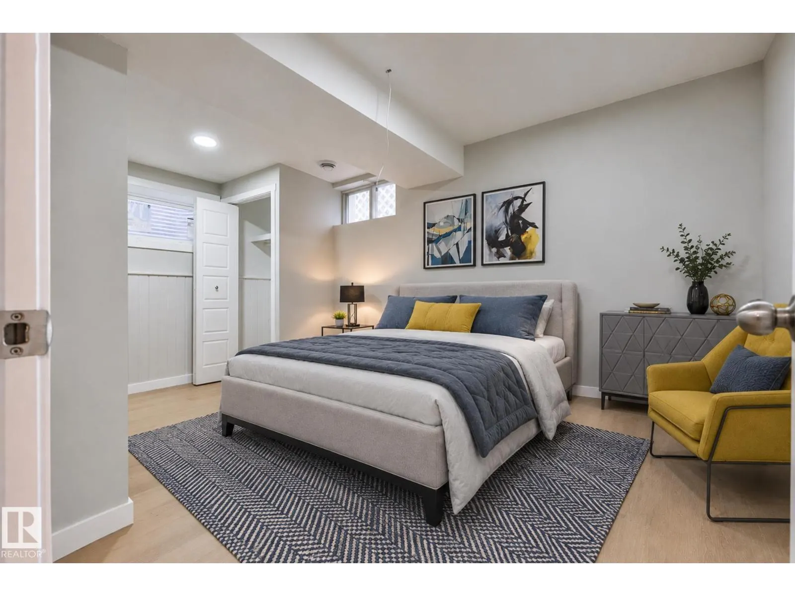4324 70 ST NW
