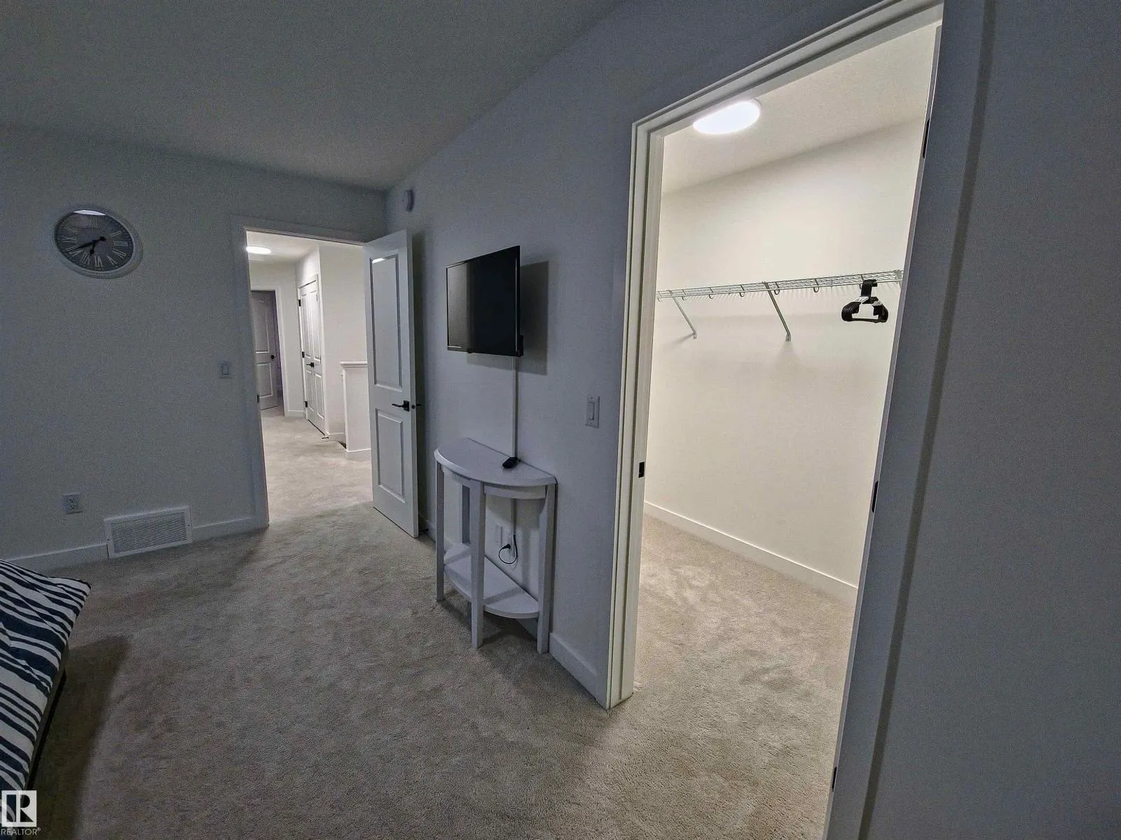16228 19 Ave SW