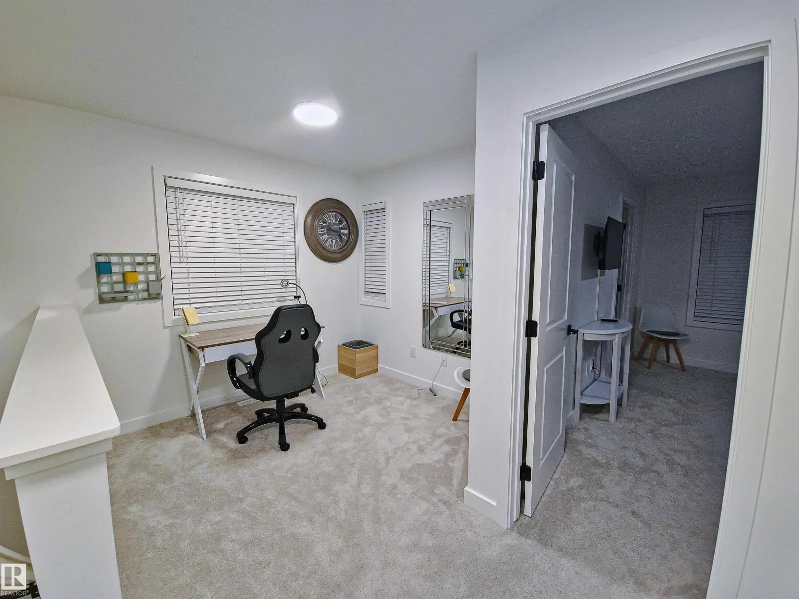 16228 19 Ave SW