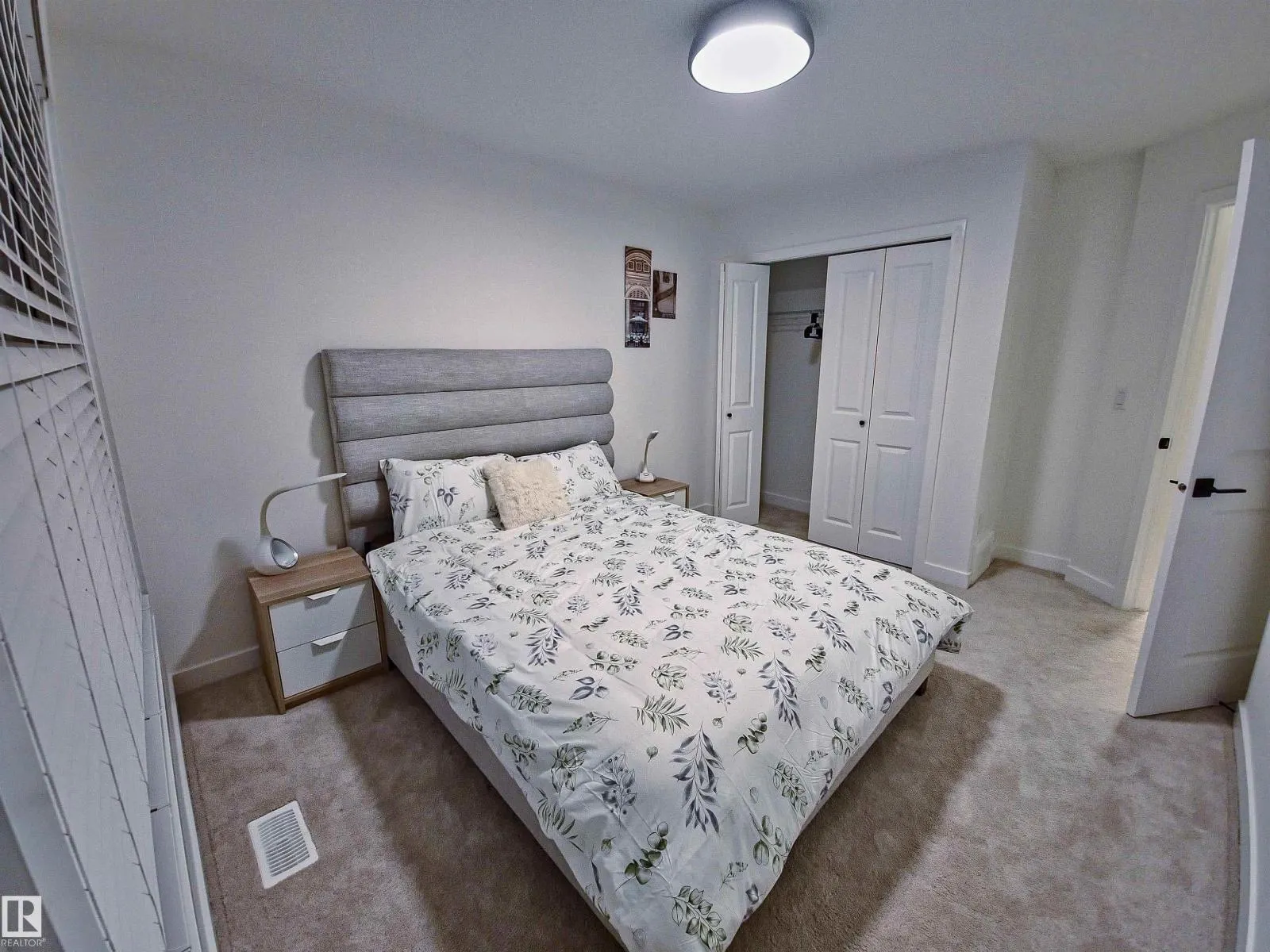 16228 19 Ave SW