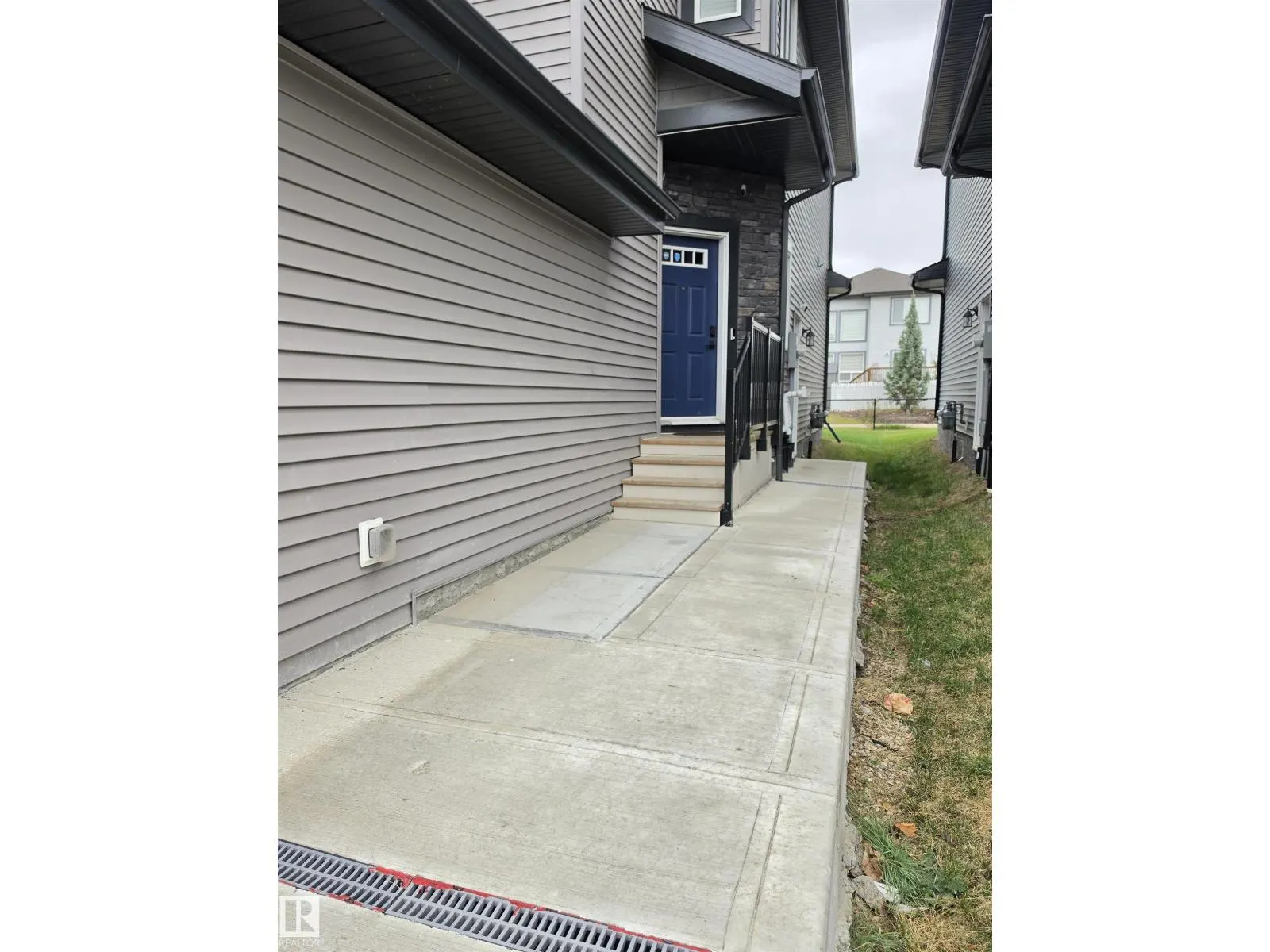 16228 19 Ave SW