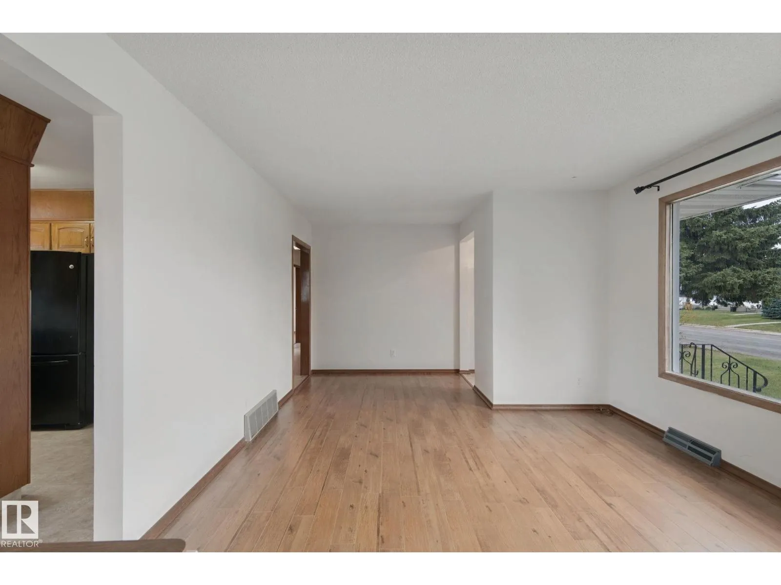 8424 70 ST NW
