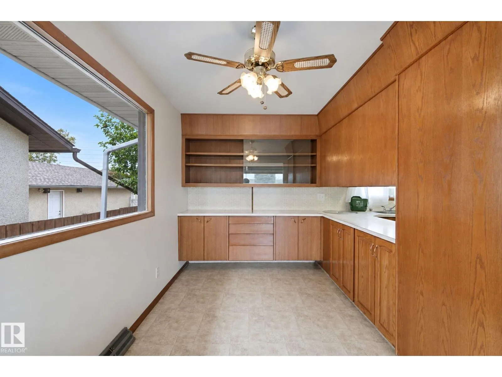8424 70 ST NW