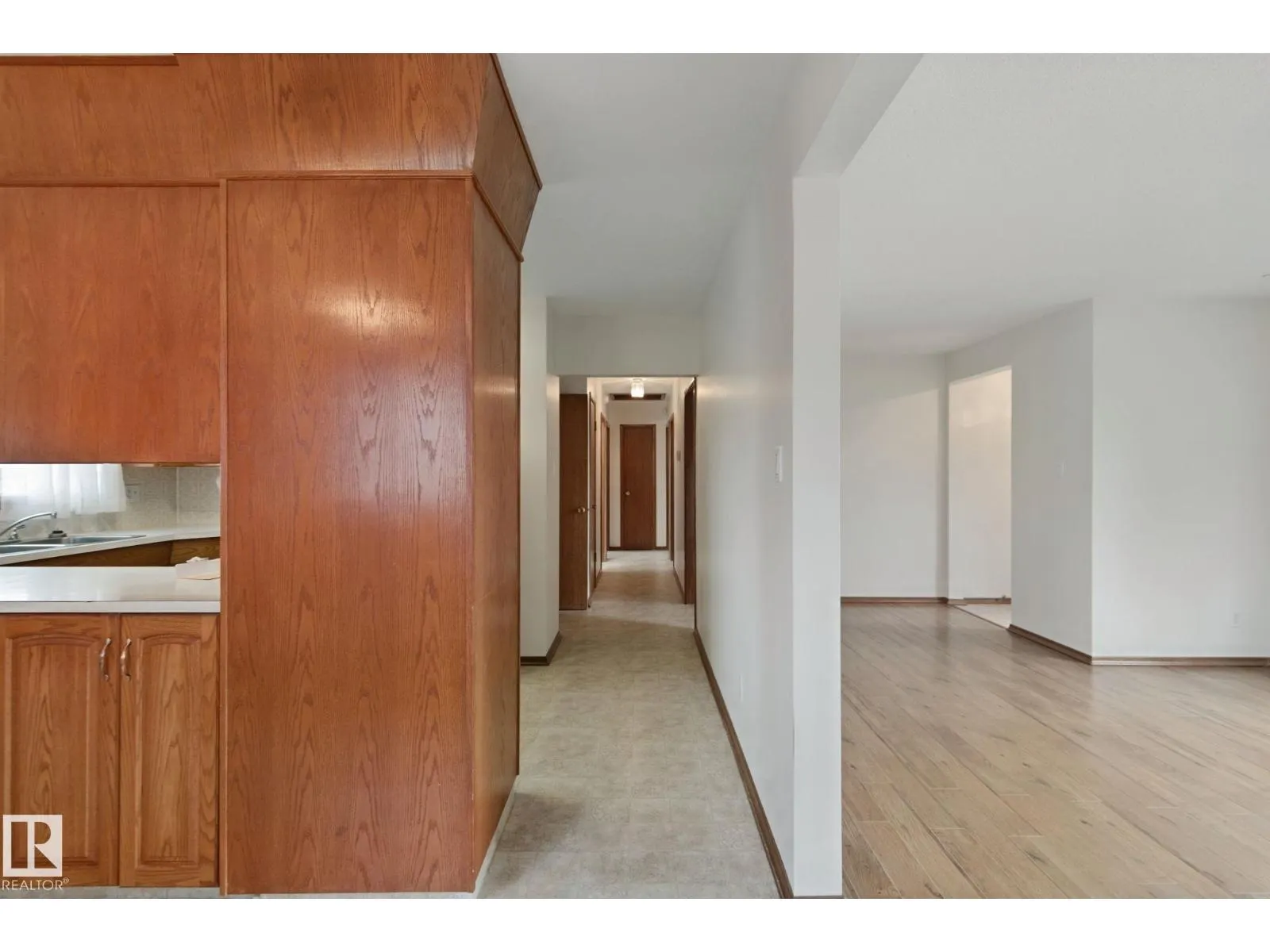 8424 70 ST NW