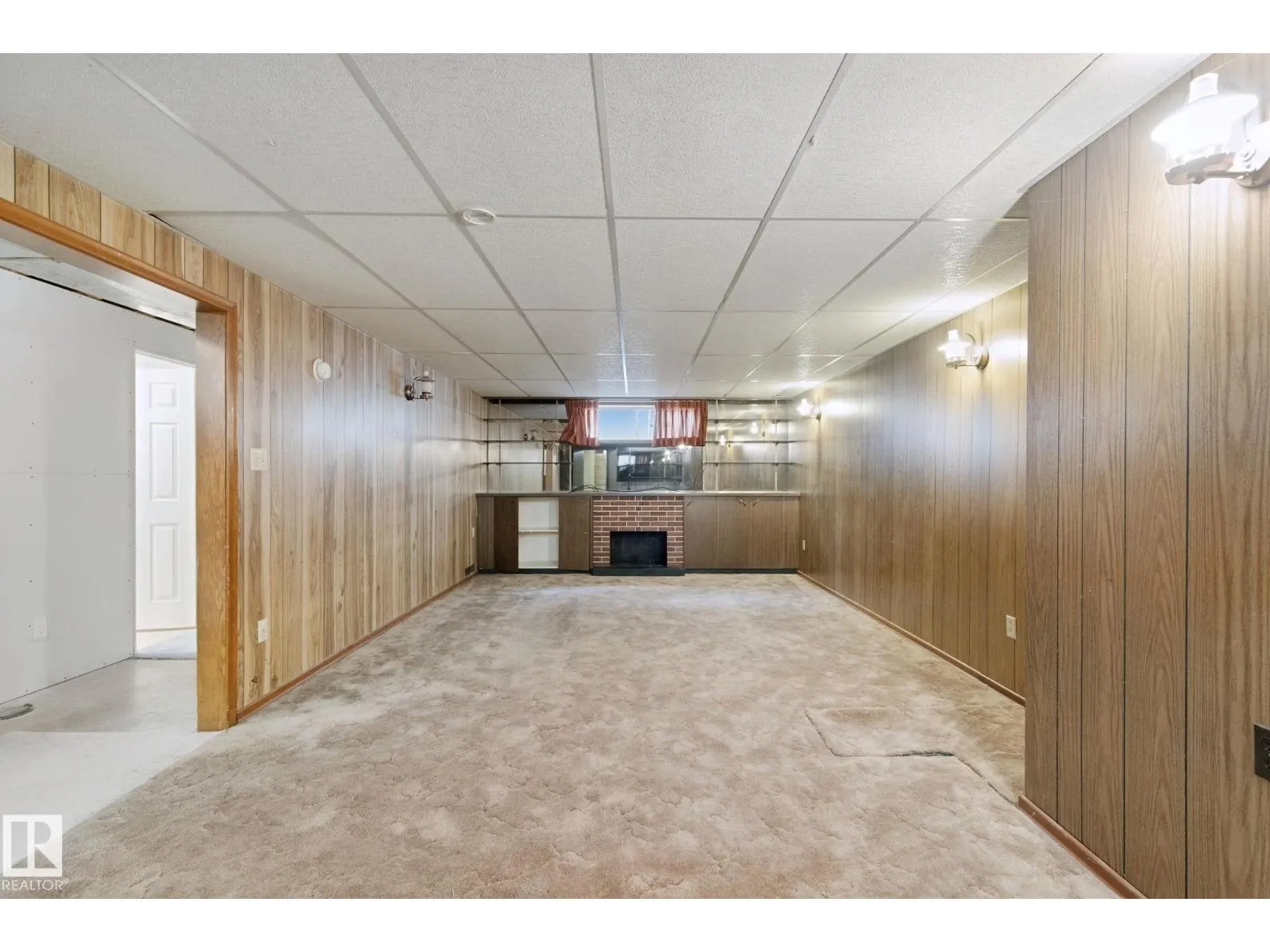 8424 70 ST NW