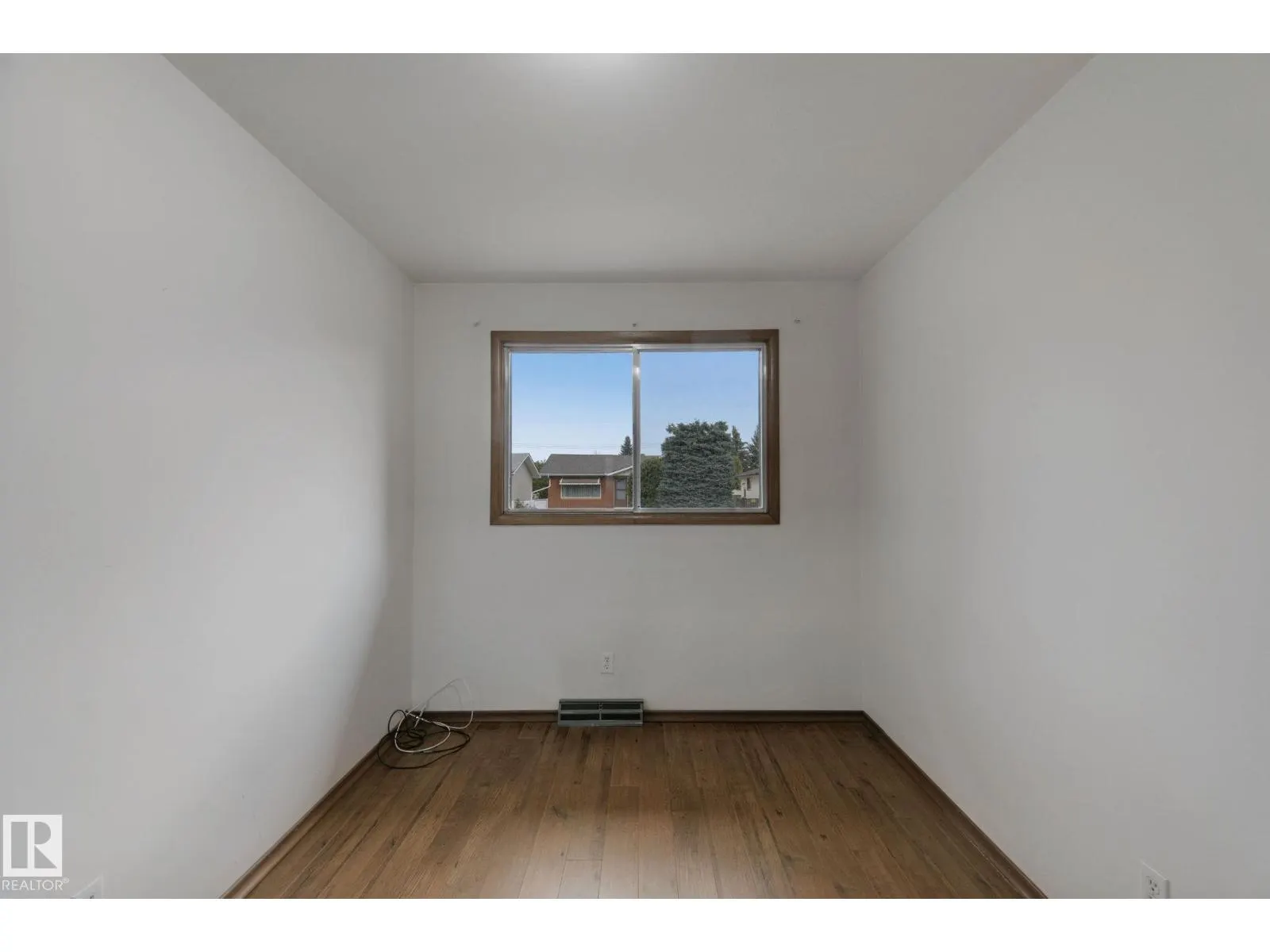 8424 70 ST NW