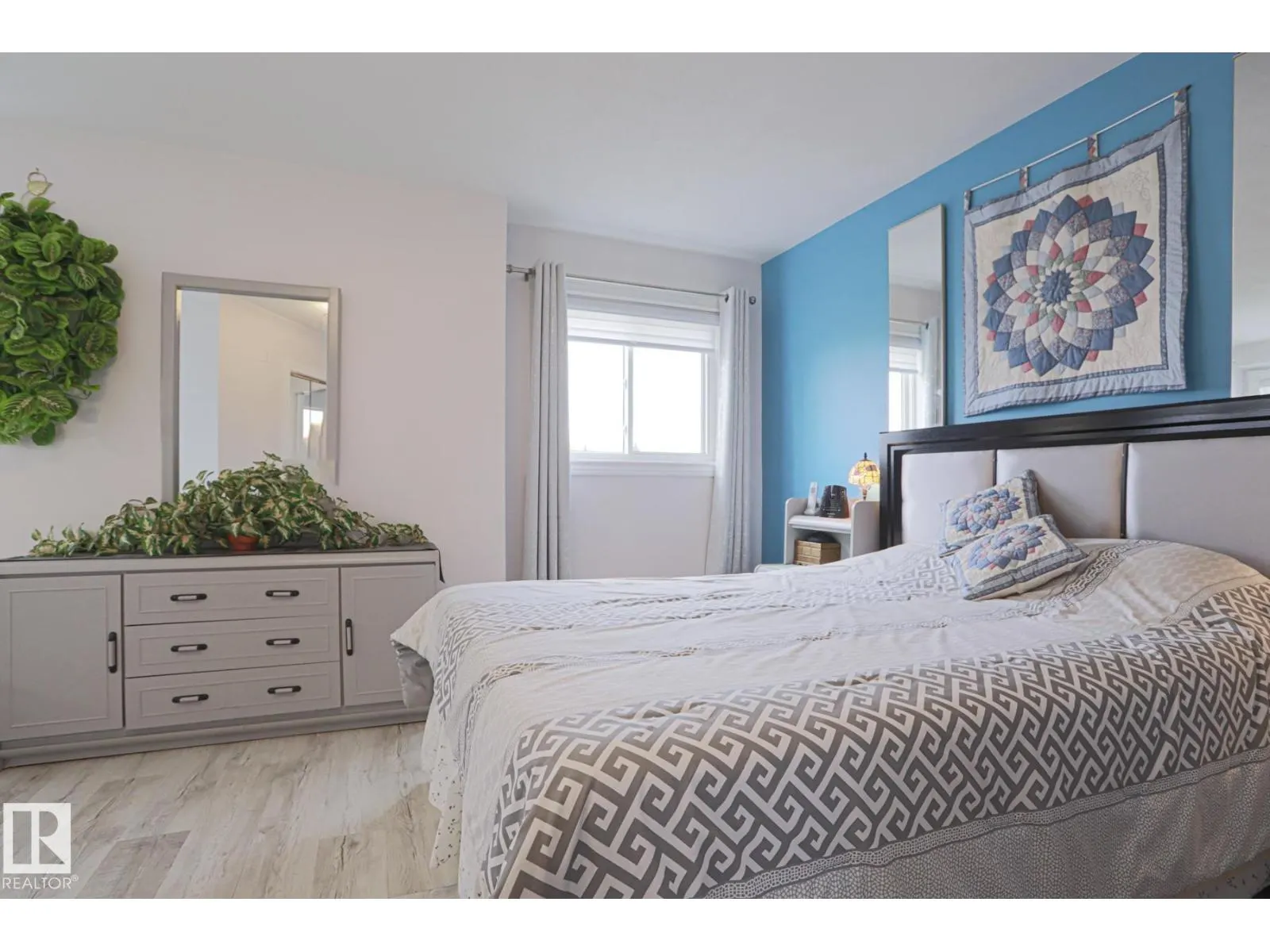 4424 124 AV NW