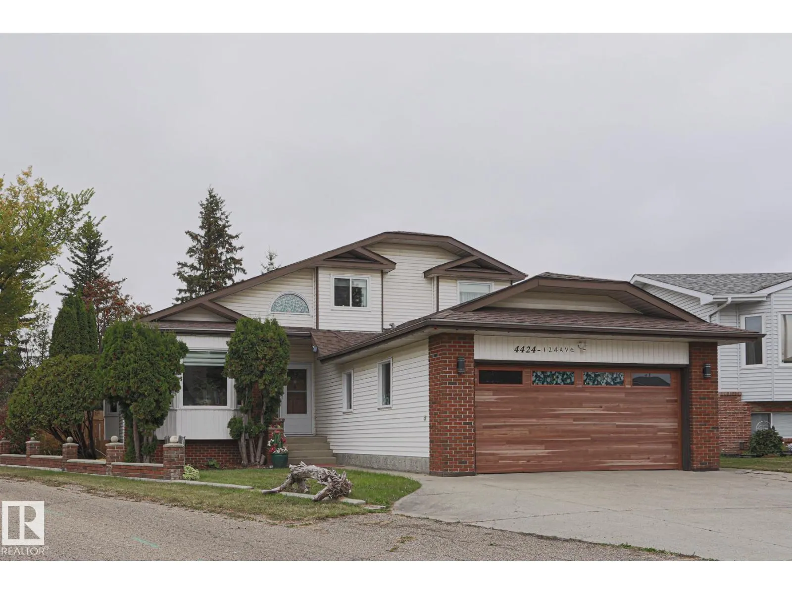 4424 124 AV NW
