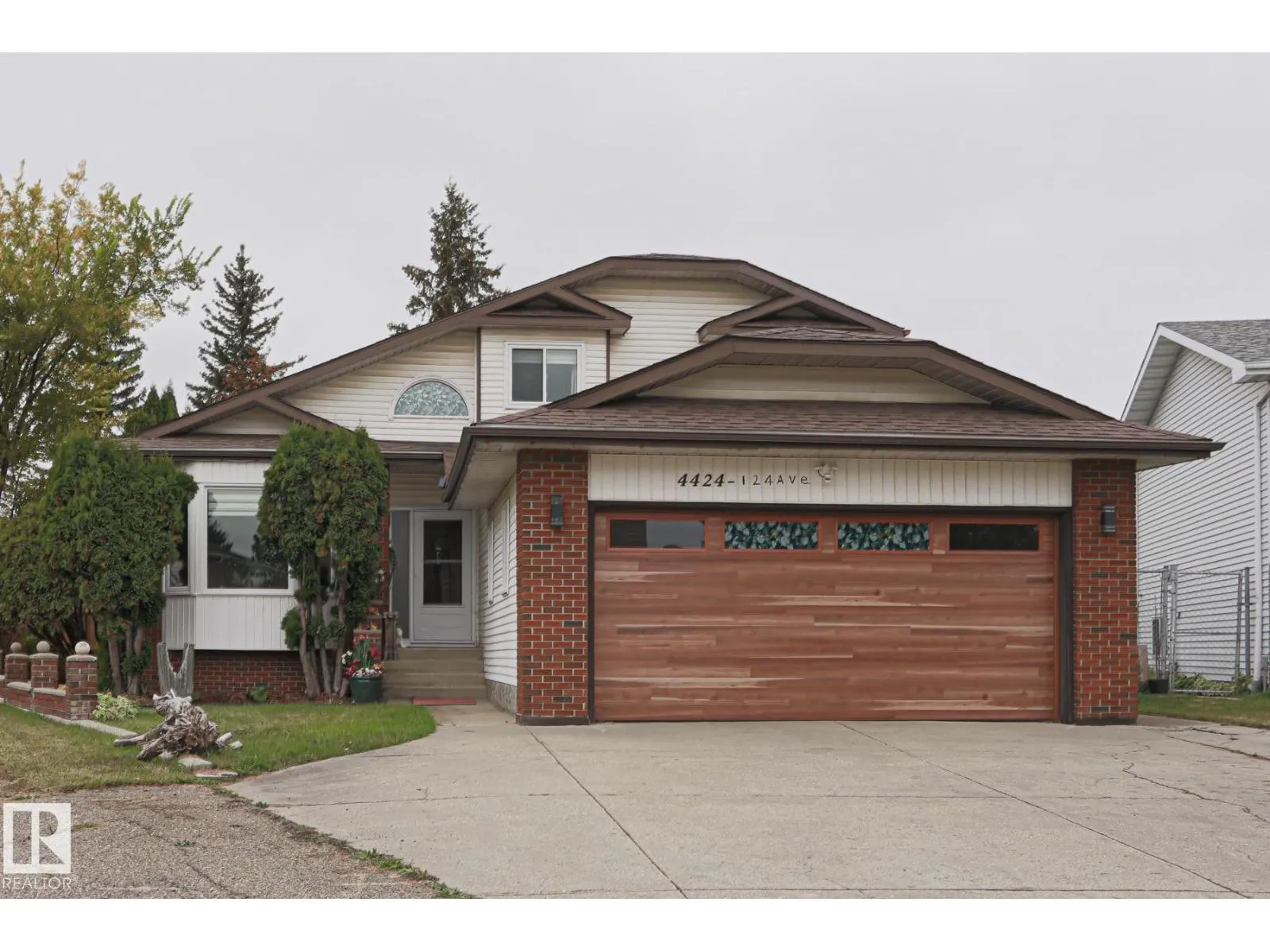 4424 124 AV NW